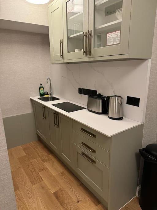 Modern In London, Zone 1 London